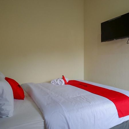 Reddoorz Near Terminal Mendolo Wonosobo Hostel Exterior photo